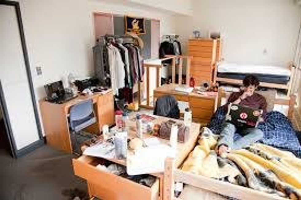 22 Types of People On Your Floor