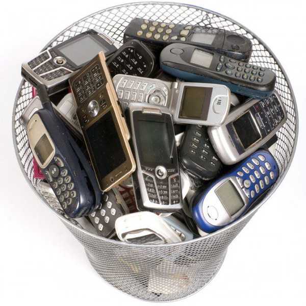 A Tribute To The Fallen Cell Phones