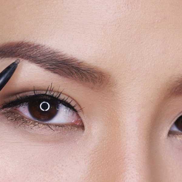 True Life: The Obsession With Eyebrows