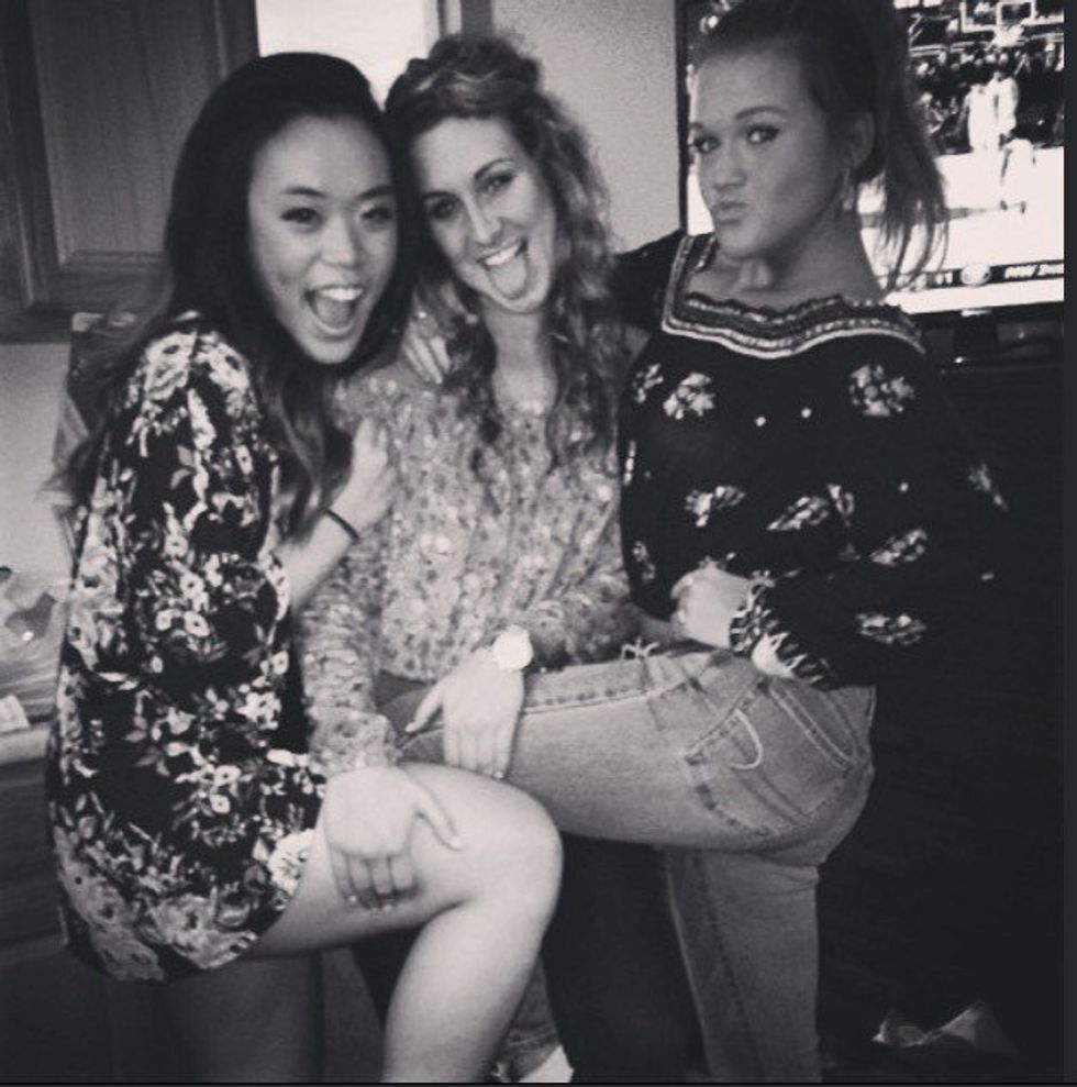 32 Thoughts That Run Through Your Head While Getting Ready To Go Out