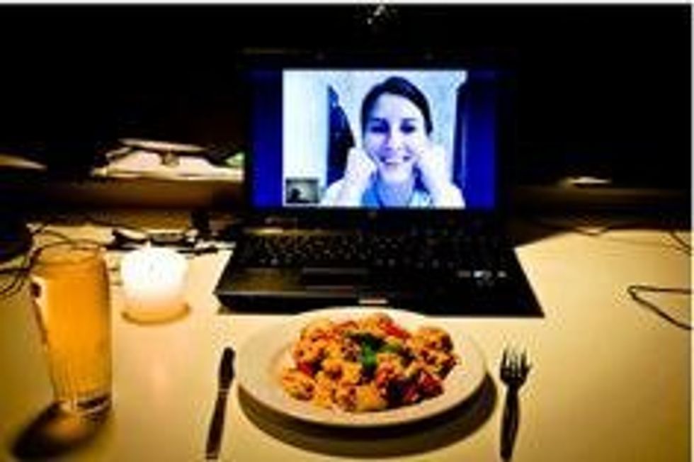 What A Real Long Distance Relationship Looks Like