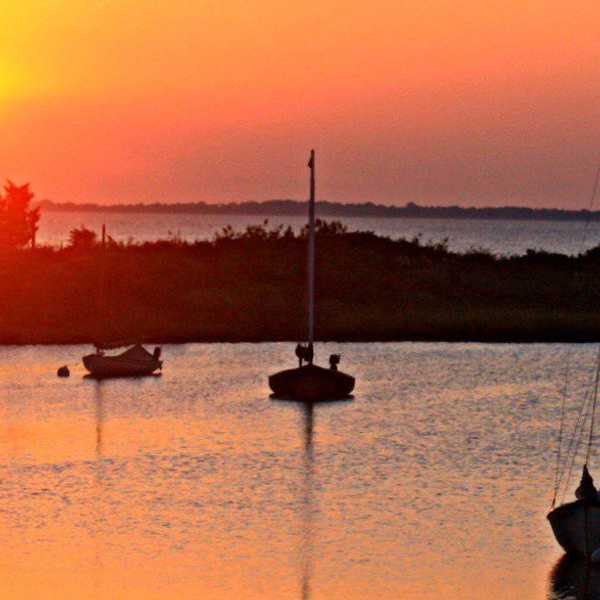 21 Signs You're Anchored To The North Fork