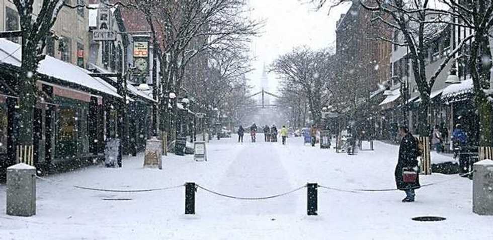17 Thoughts College Students Have While Walking To Class: Winter Edition