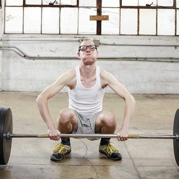 14 Thoughts Every New Weightlifter Has At The Gym