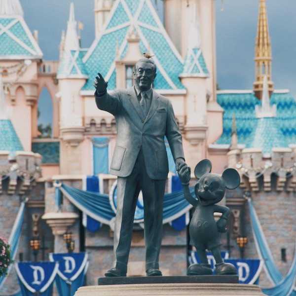 10 Facts About Disney World And Disneyland You Didn't Know