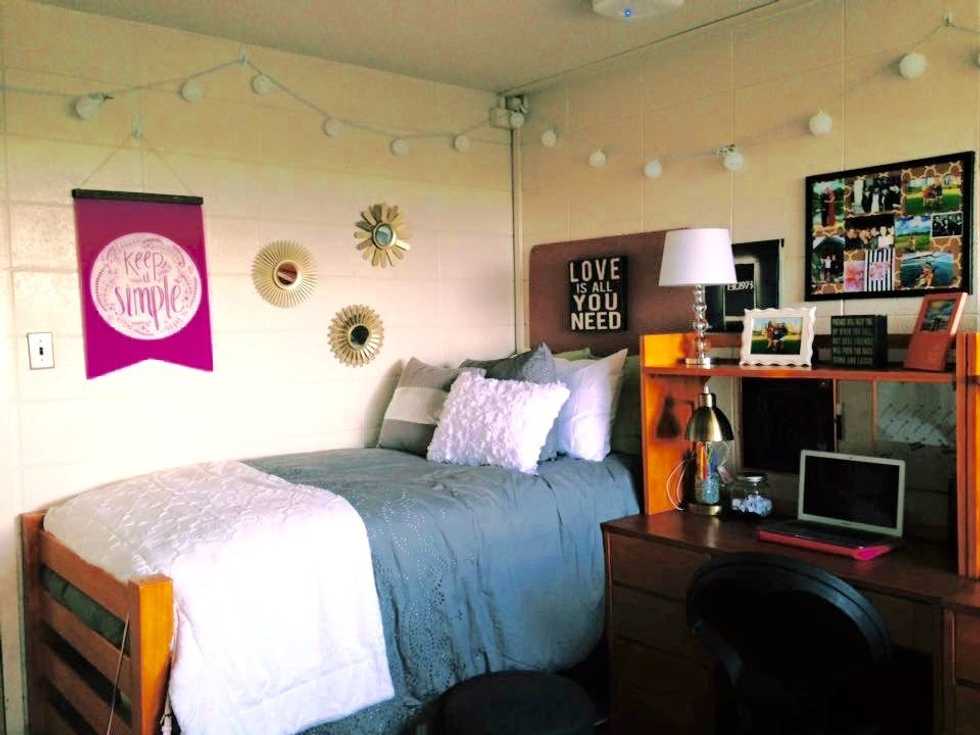 6 Thing You Learn When You Live In An All-Girls Dorm