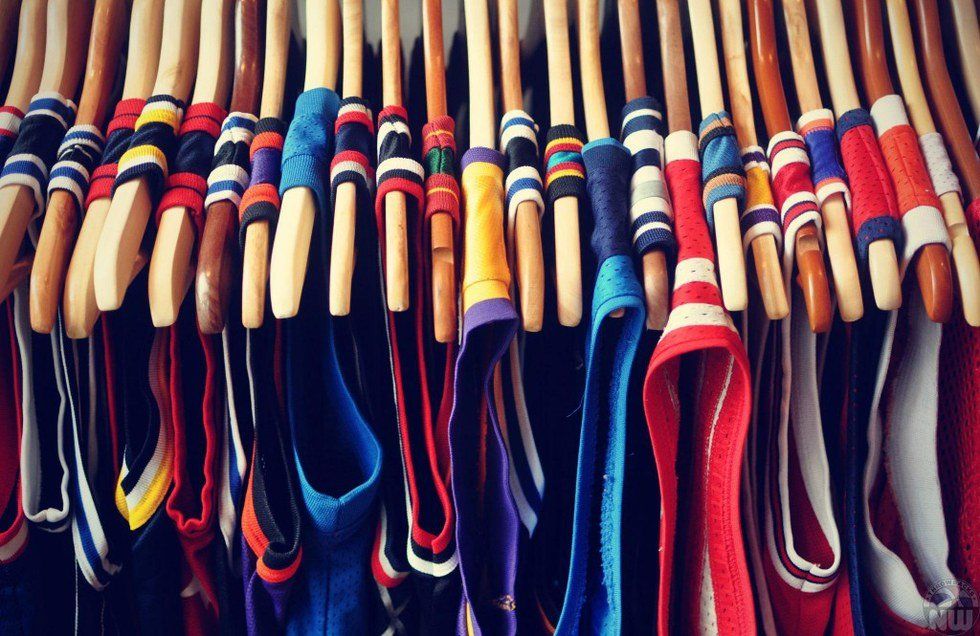 Reasons You Should NOT Wear A Jersey To The Bar