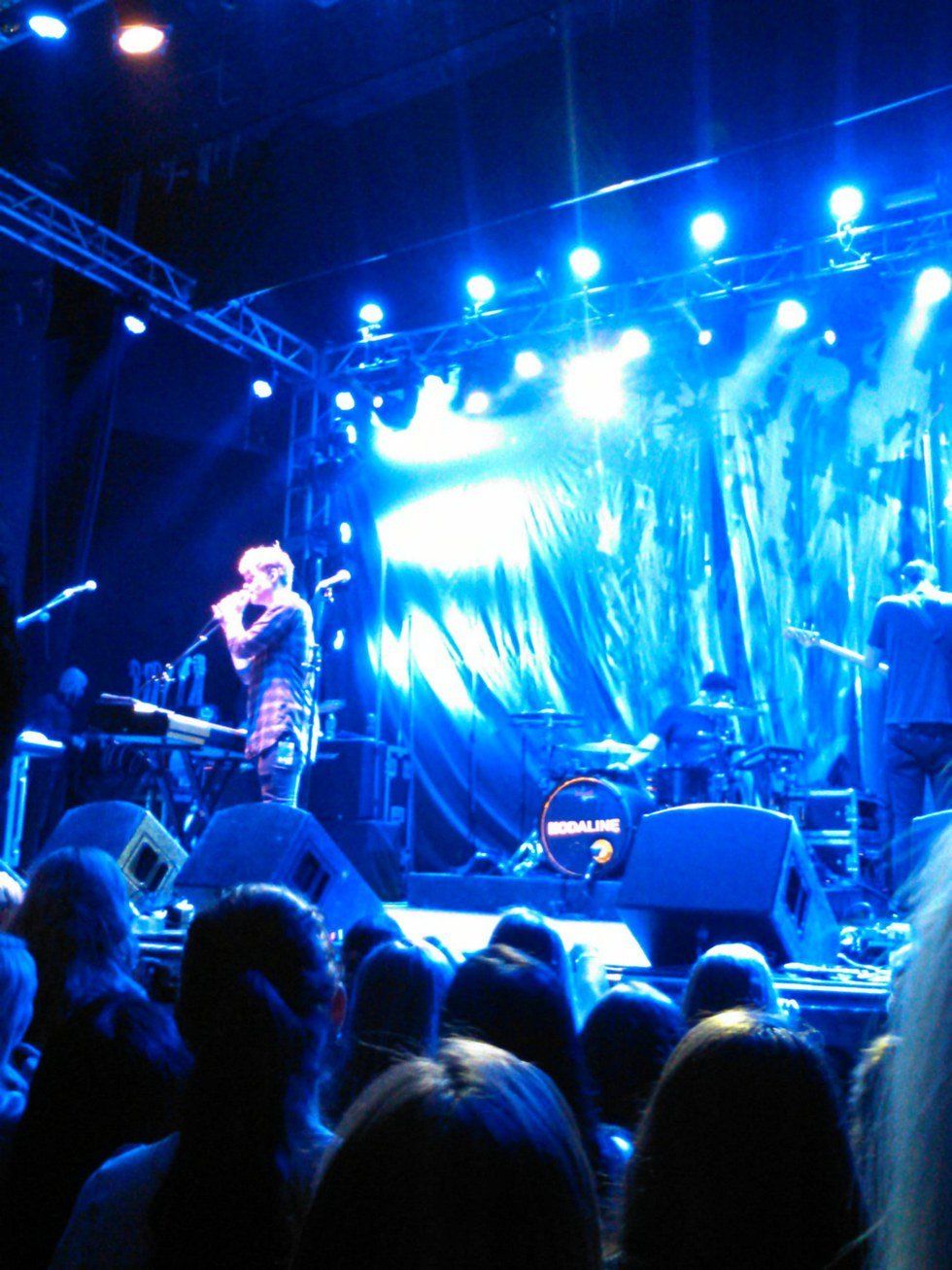 10 Modern Songs That Wil Give You The Feels