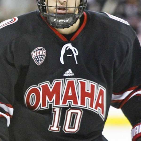 6 Reason Why I Love My Hockey-Centered College
