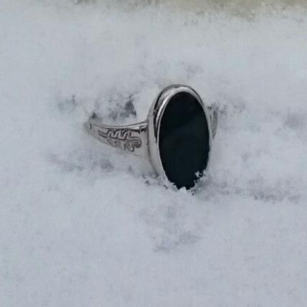 5 Things To Remember When You Lack An Engagement Ring On Graduation Day