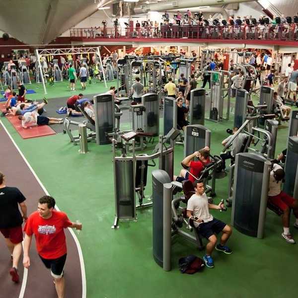 Working Out in a College Gym: The Top Dos and Don'ts