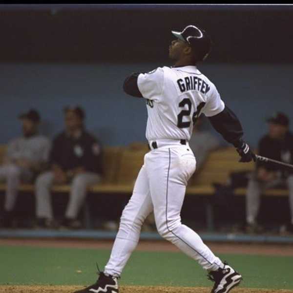 12 Reasons Why Baseball Fans Love Ken Griffey, Jr.