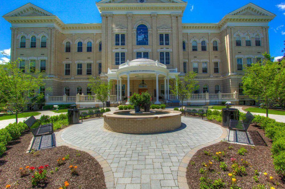 Why You Should Live On Campus