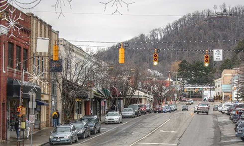 10 Ways To Survive A Boone Winter