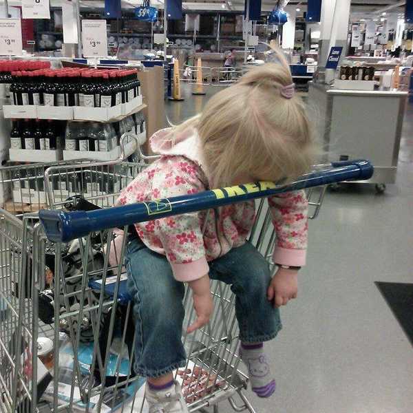 11 Thoughts Everyone Has While Shopping For The Holidays