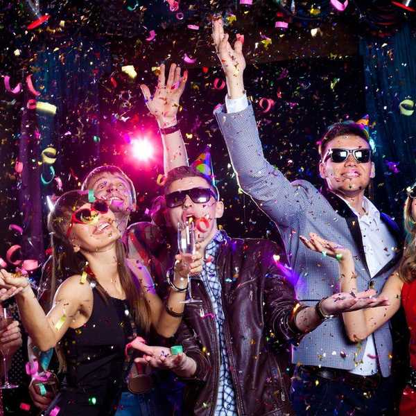 How To Do New Year's Eve According To The Movies