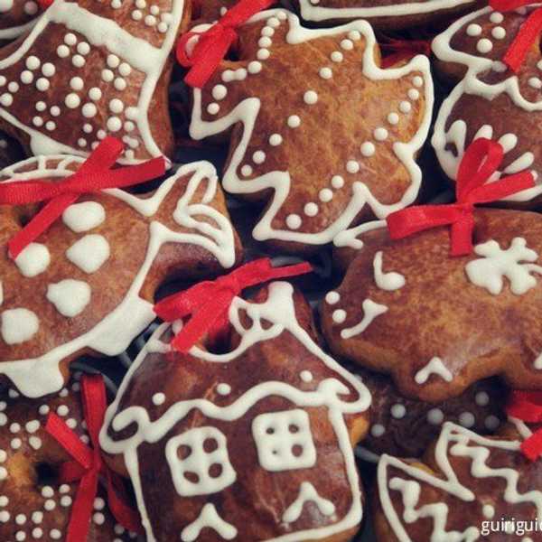 Four Selfless Christmas Traditions For Everyone