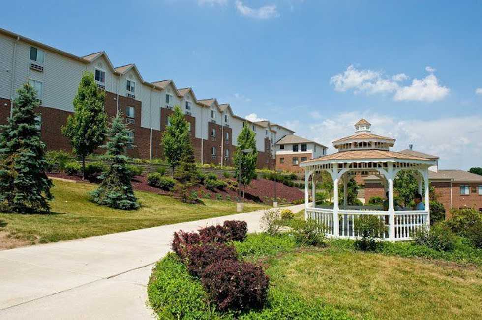 5 Reasons You Should Live On Campus