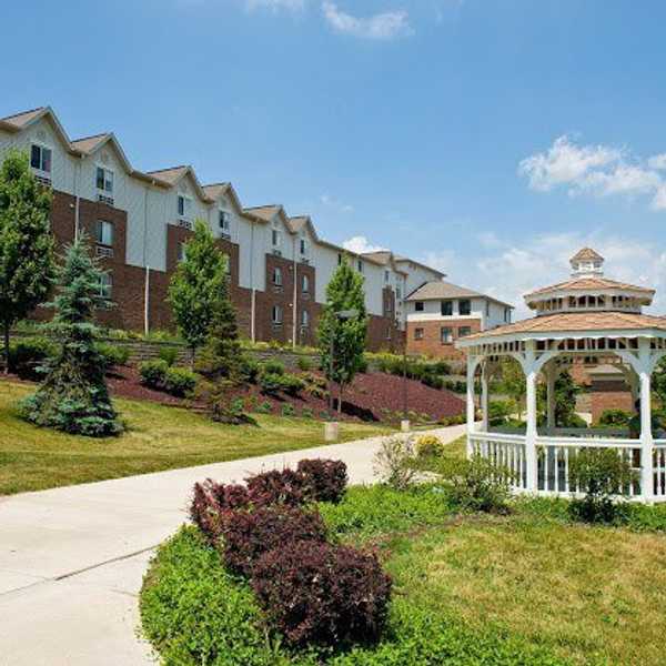 5 Reasons You Should Live On Campus