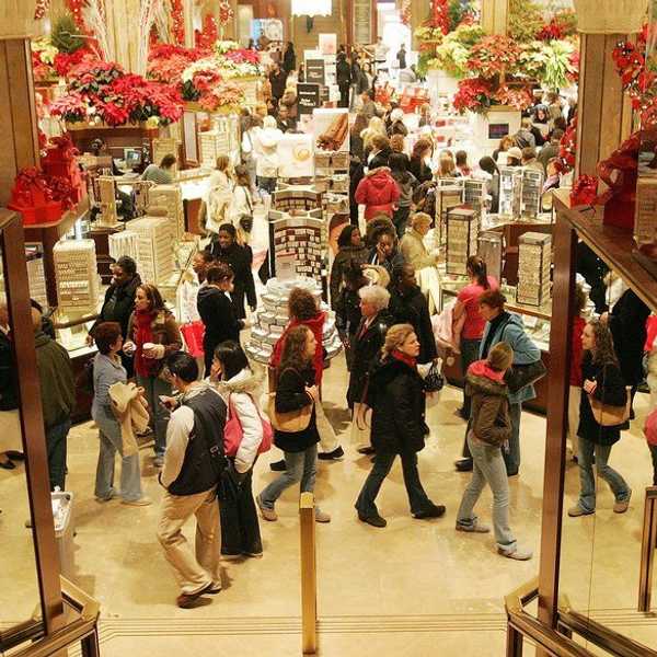 10 Reasons I Hate Christmas Shopping