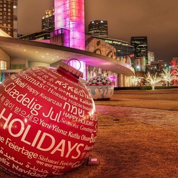 The "Merry Christmas" vs. "Happy Holidays" Debate