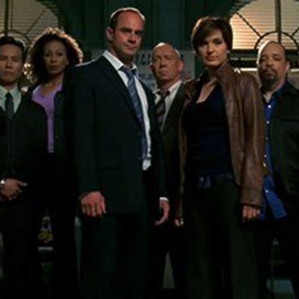 The 5 Stages Of Binge Watching "Law And Order: SVU"