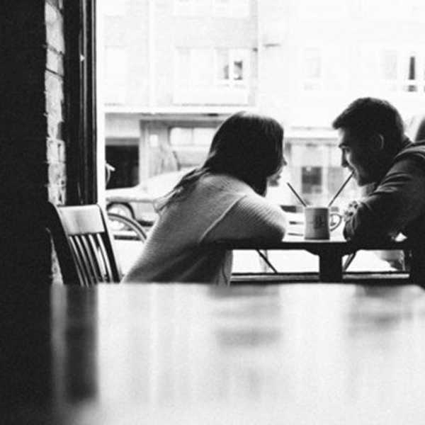 There Are Two Types Of People In This World: Hopeless Romantics And Realists