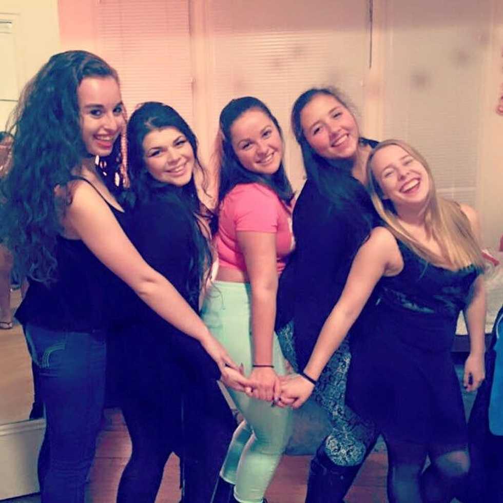 A Day In The Life Of A Sorority Girl Living In A Sorority House