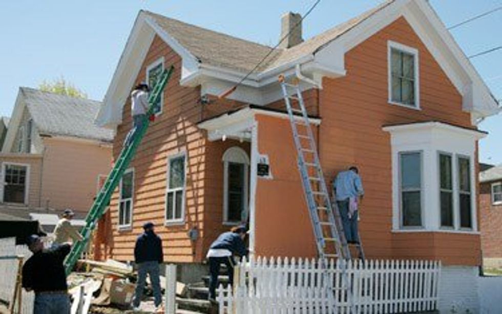 The Stages Of Becoming A HGTV Addict