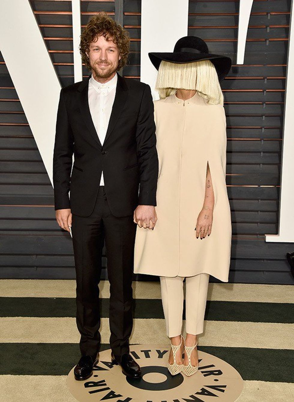 Why We Can't See Sia's Face When She Performs