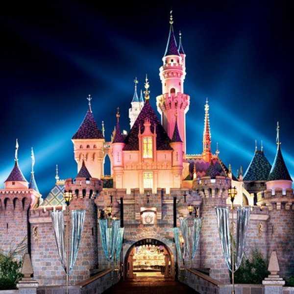 10 Reasons Why Disneyland Is The Happiest Place On Earth