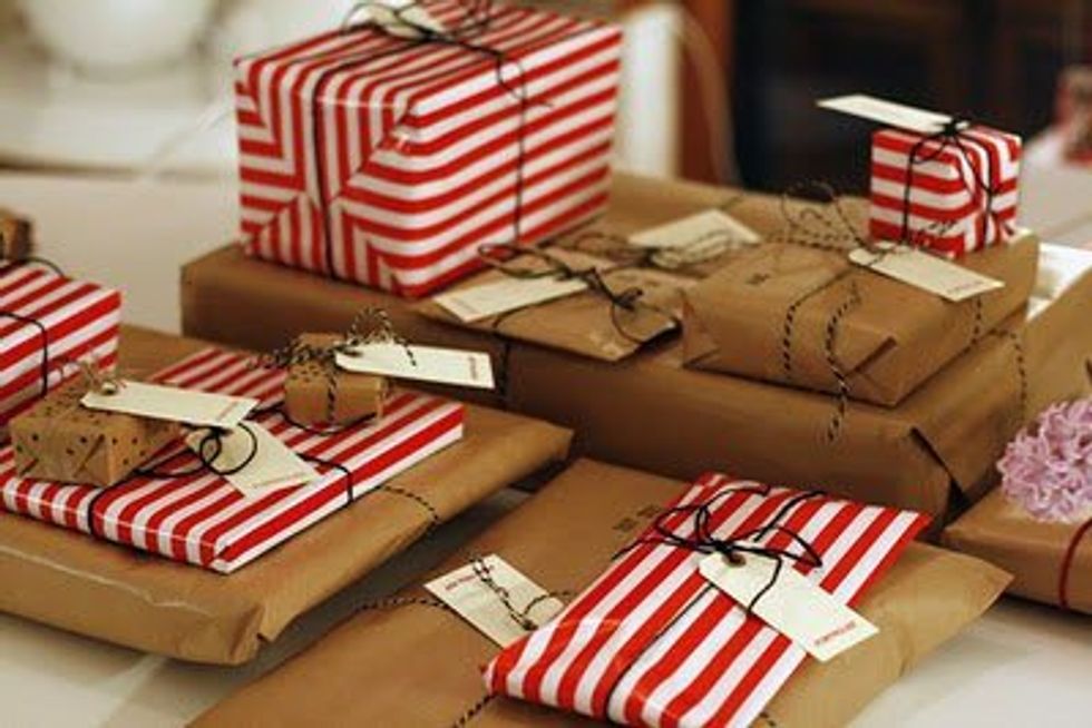 10 Christmas Gifts To Give On A College Budget