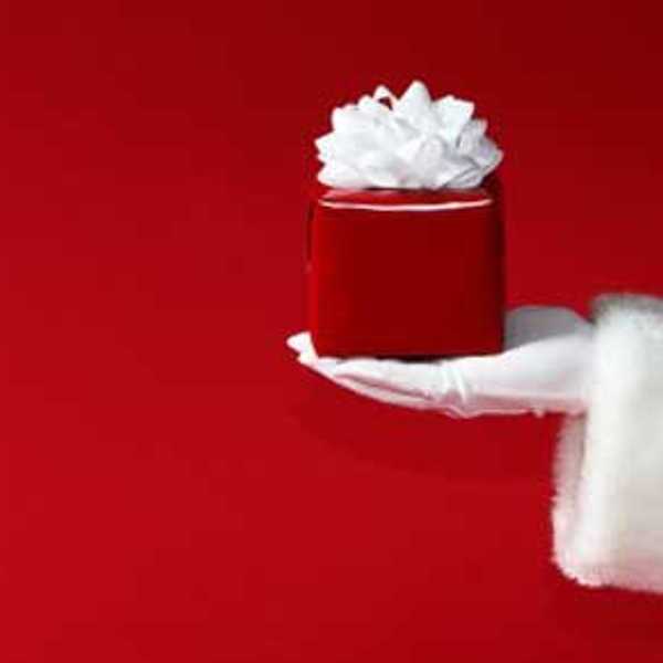 10 Fun Christmas Gifts For Under 10 Dollars