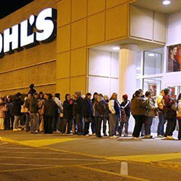 15 Things That Went Through My Mind During Black Friday Shopping