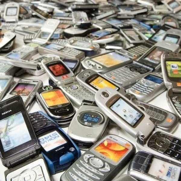 Don't Waste Life On Your Cell Phone