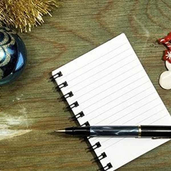 10 Ways To Enjoy The Holiday Season While Simultaneously Studying For Finals