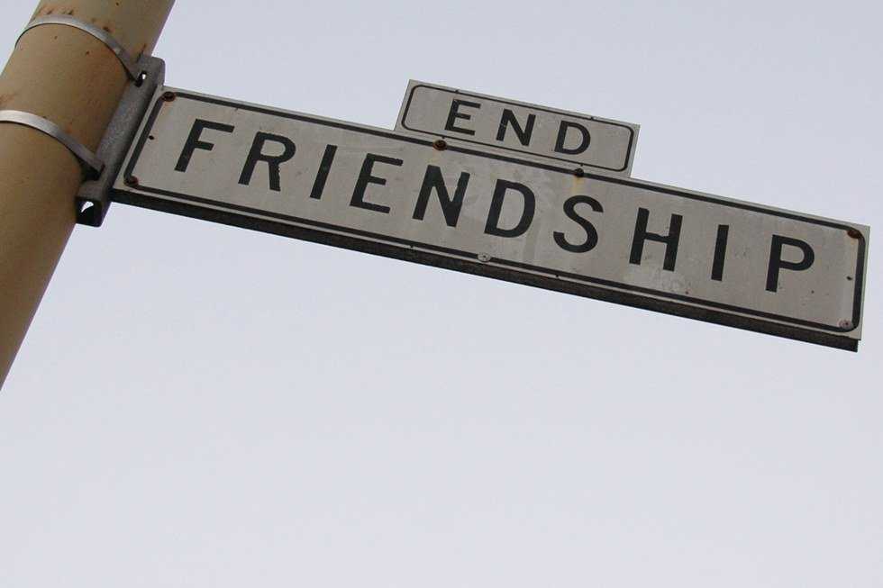 What It's Like To Grow Apart From Friends