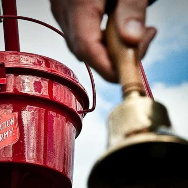 Why You Should Serve Your Community This Holiday Season