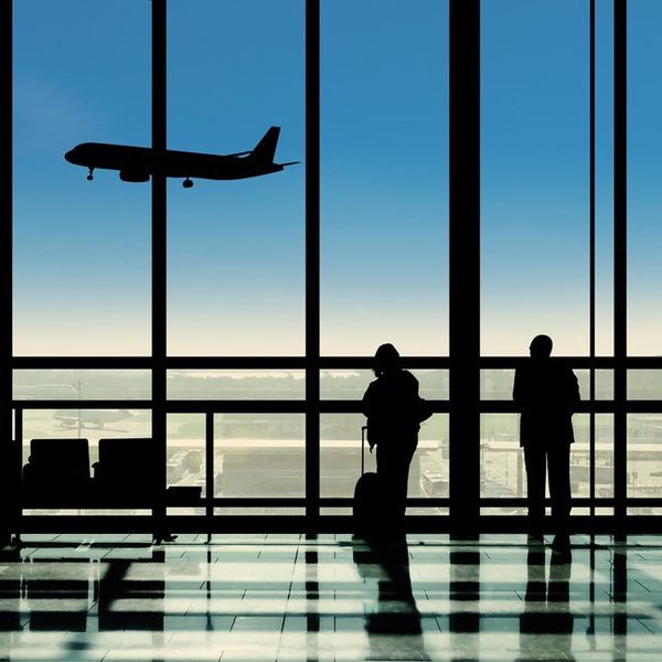 16 Thoughts That You Have In The Airport