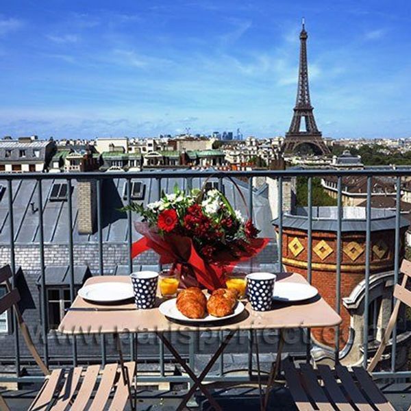 Parisians Fight Fear: Vivre Sans Peur