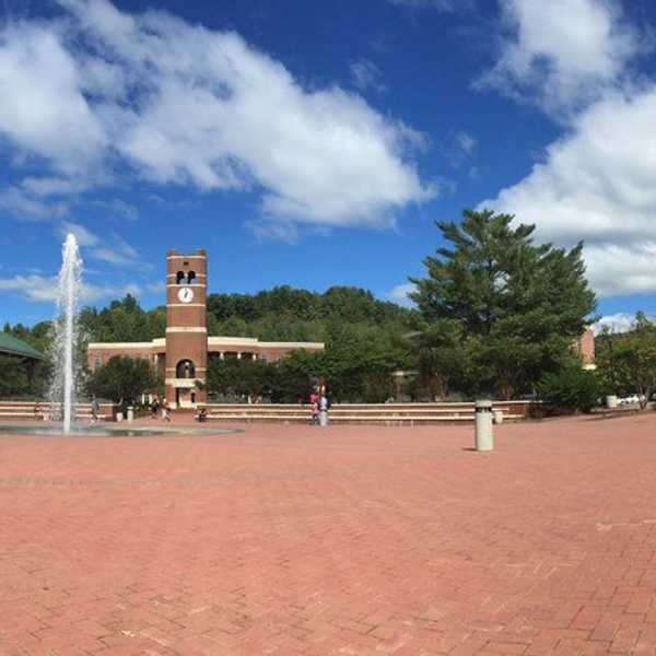 11 Signs Western Carolina University Isn't The Place For You