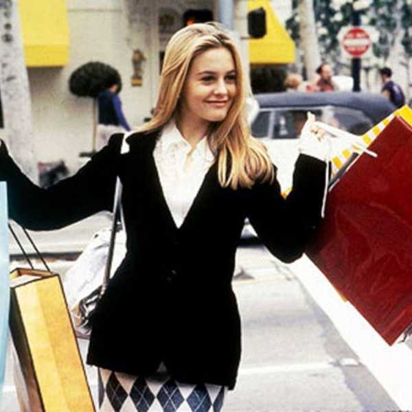 8 Holiday Gifts Every College Girl Needs