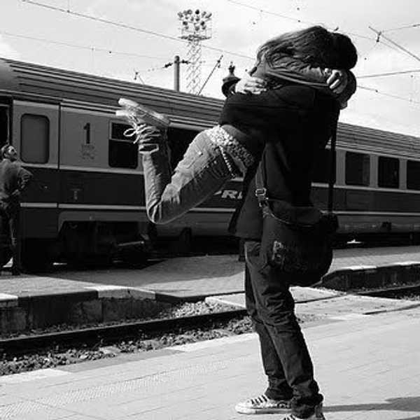 11 Signs You're About To See Your Long-Distance Partner