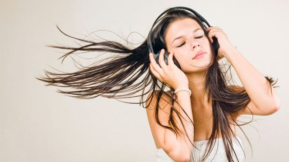 An Open Letter To That Guy Who Plays His Music Way Too Loudly On The Bus