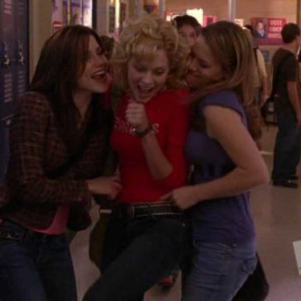 Six Reasons Living With Your Friends Is Amazing