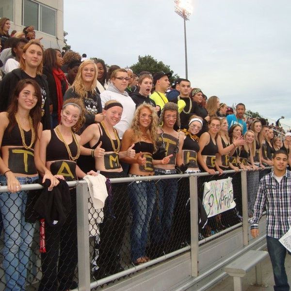 10 Things You Know If You Attended A Big High School