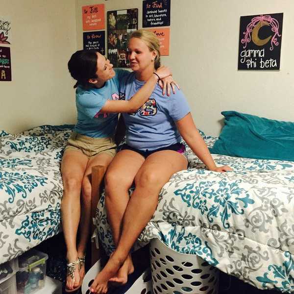 7 Reasons Why Rooming With Your Best Friend Is A Good Decision