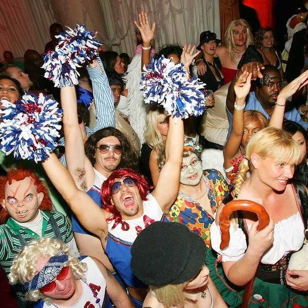 The 10 Stages Of Choosing A Halloween Costume