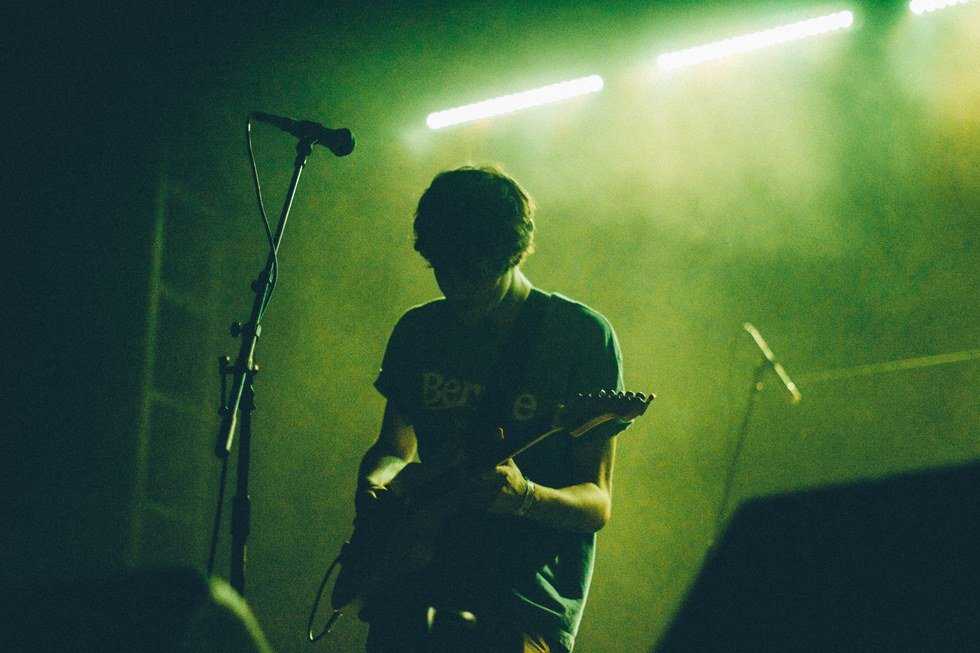 6 Stages Of Going To A Concert