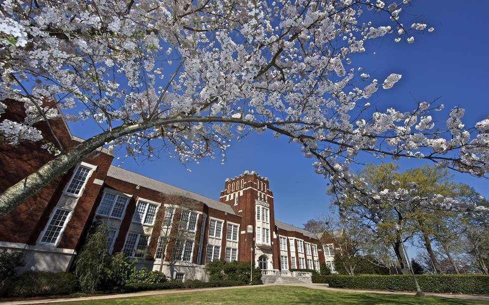 8 Reasons College Is Better Than High School